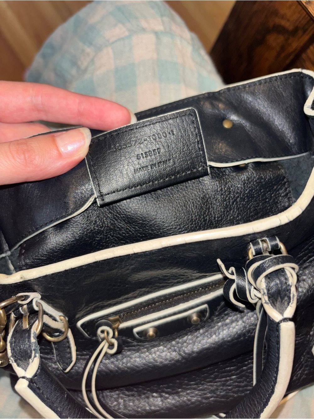 Balenciaga Classic Black Leather Shoulder Bag with Cream Trim - Picture 6 of 9